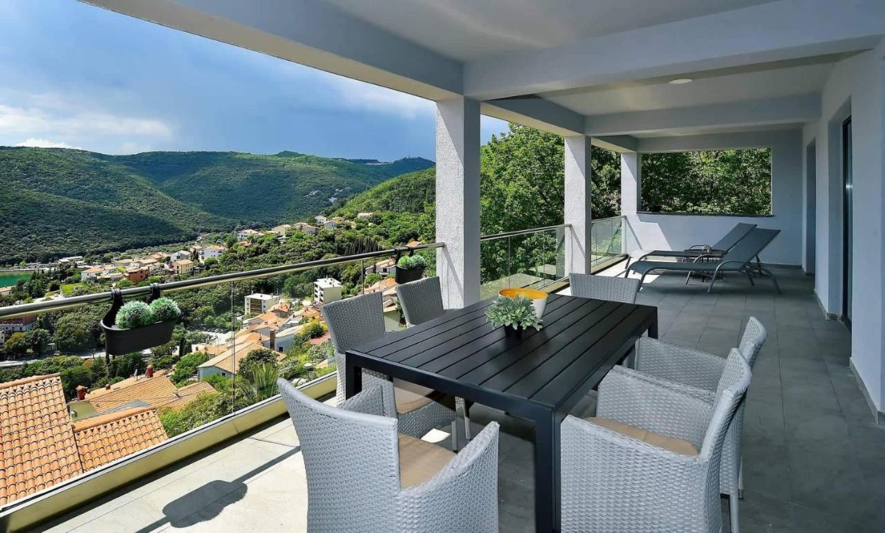 Apartment Vanilla I With Beautiful Seaview Rabac Eksteriør billede